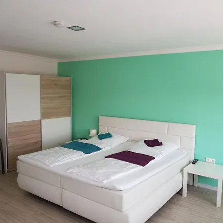 Gaststaette Und Zur Krone 2*